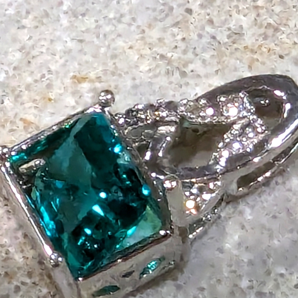 Jewelry makers Make ur own diamond & sterling silver pendant with 6x4 emerald